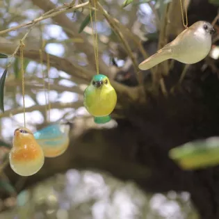 Oiseaux à Suspendre en Résine Lot de 4, Déco Jardin Campagne Romantique